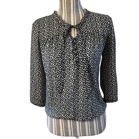 LOFT Tops - 🇺🇸 LOFT Blouse XXSP Peasant Top White Black Leaf Print Keyhole Ties Buttons